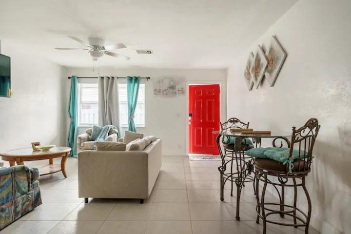 Вилла Cheerful 1-Bed On Oakland Park Fl Форт-Лодердейл Экстерьер фото